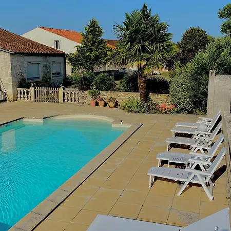 Les Des Lauriers Roses Privee Ile D Oleron לינה וארוחת בוקר *